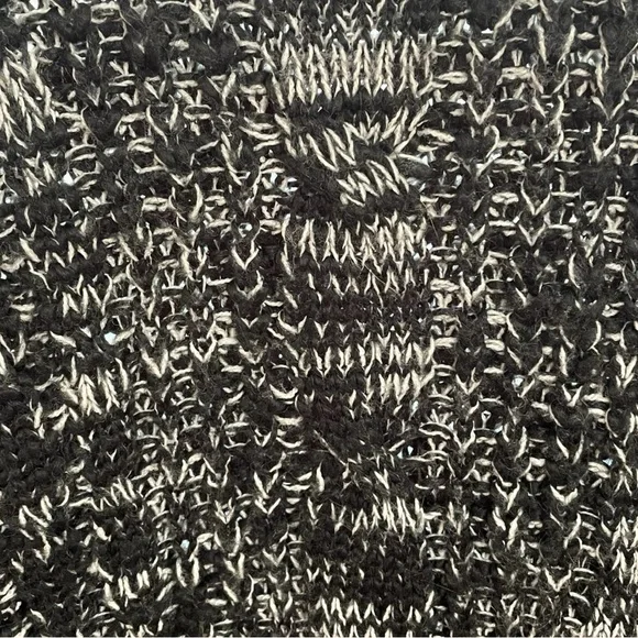 Poof Excellence Black and White Oversized Knit Sweater - Picture 3 of 9